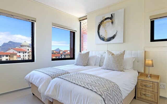 Manhattan Suites 703