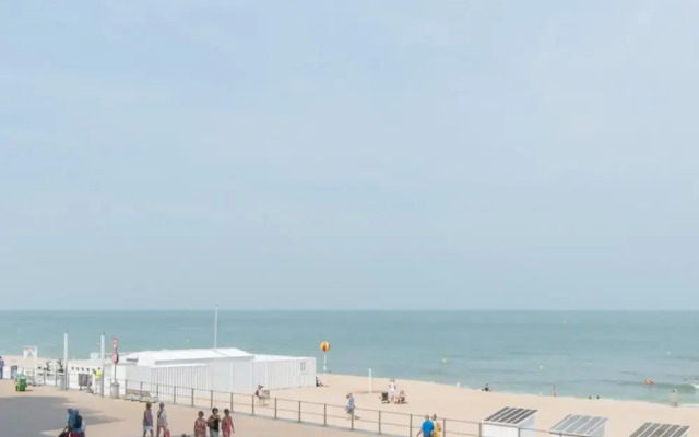 Frontal sea View Studio Apartment in Ostend