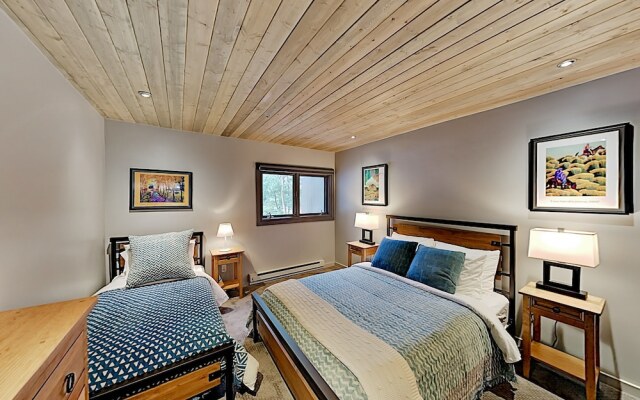 15tru1zs 2 Bedroom Condo