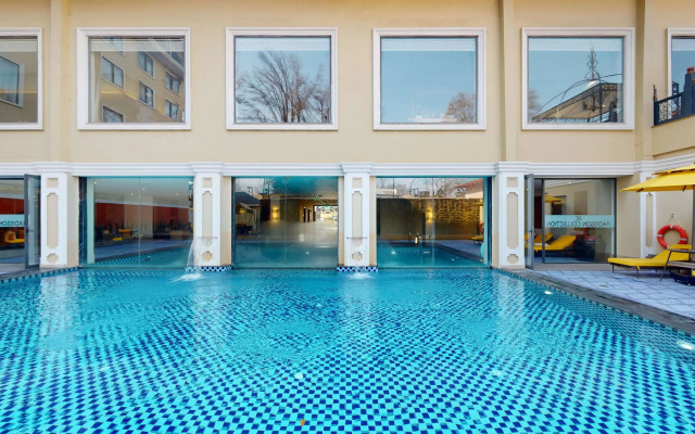 Radisson Collection Hotel & Spa, Riverfront Srinagar