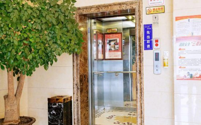 Shengfeng Business Hotel (Ruian Passenger Transport Center Store)