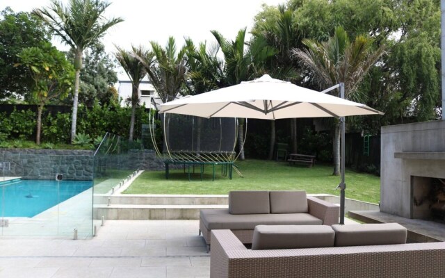 Contemporary Villa with Harbour Views and Pool