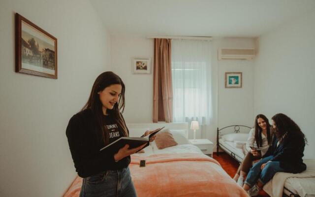 B&B Laguna