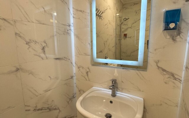 Privet Apartment 37 for Three Near Downtown Kh&sh