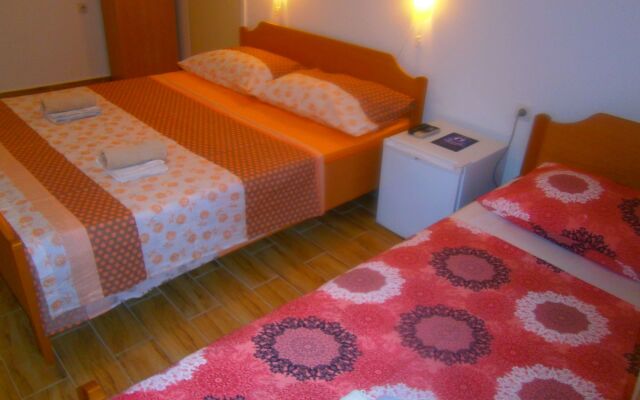 Apartments and Rooms Djanovic