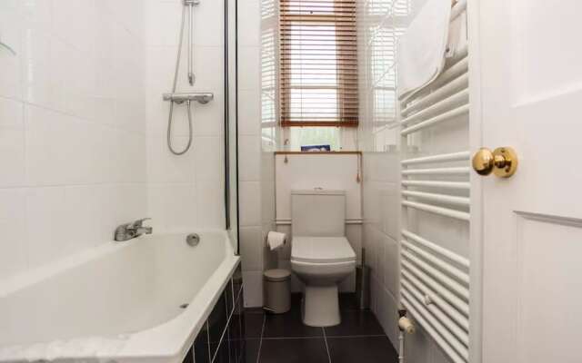 Central 2 Bedroom Apartment