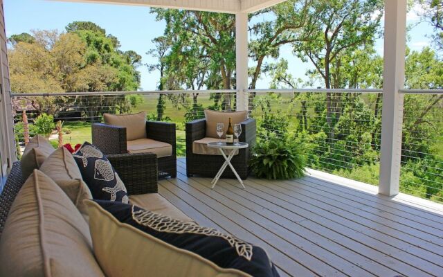 Darien Waterfront Inn