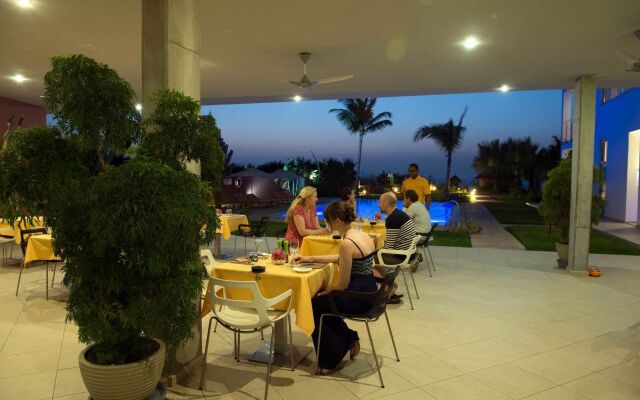 Leo's Beach Hotel & Restaurant - Adults Only