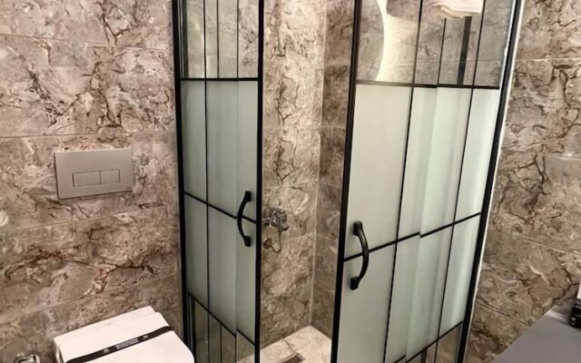 Royal Mass Airport Business Hotel