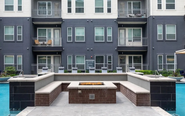 Landing Dallas Old East