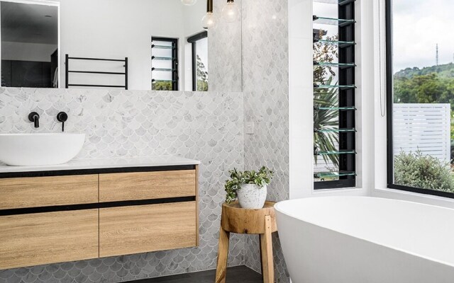 Your Luxury Escape - Scenic Vista
