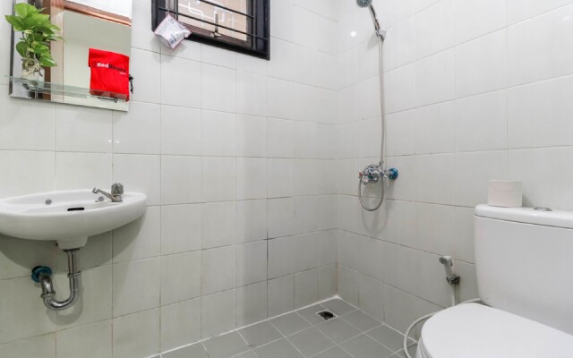 RedDoorz Plus near Trisakti University