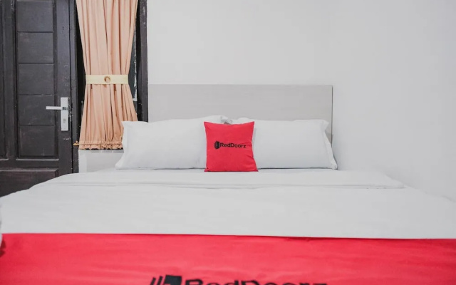RedDoorz near Jalan Soeprapto Bengkulu