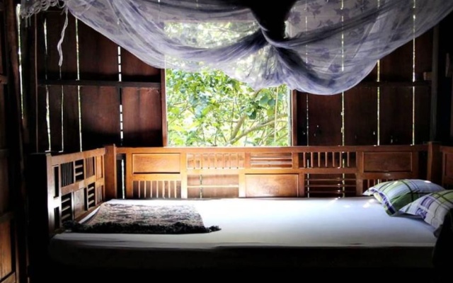 Peaceful Homestay in the Middle of Fruit Garden - Room With two Double Beds – Guest Rooms – Ben Tre