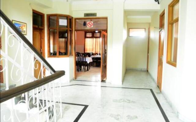 Hotel Highland Regency