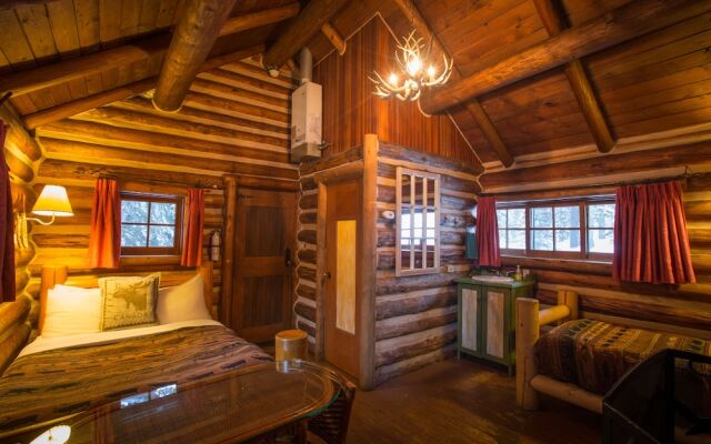 Storm Mountain Lodge Cabins & Dining