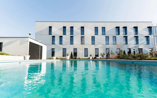 Hotel Dali Val d'Europe, Tapestry Collection by Hilton