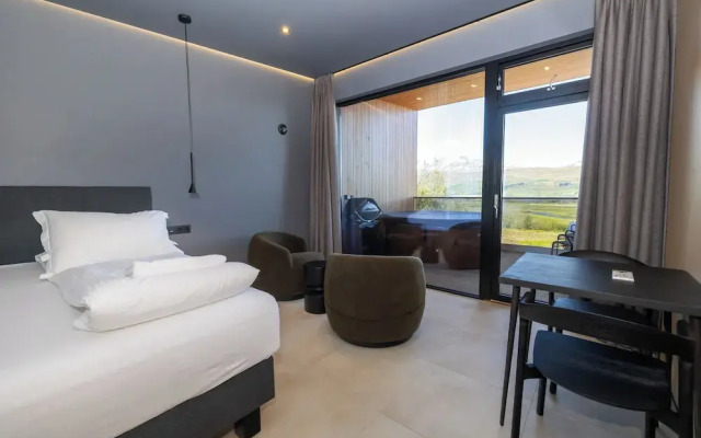 North Mountain View Suites