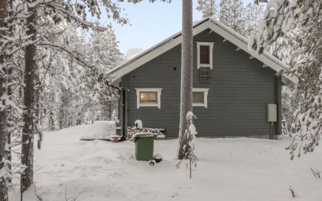 Holiday Home Luoston karpalo