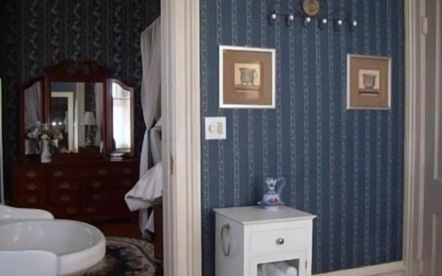 Roussell's Garden Bed & Breakfast