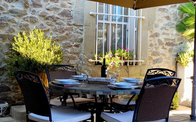 Demeure Vigneronne De Charme B&B