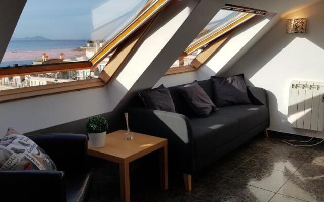 Apartamento ático en Sanxenxo a 160 m de Playa Silgar