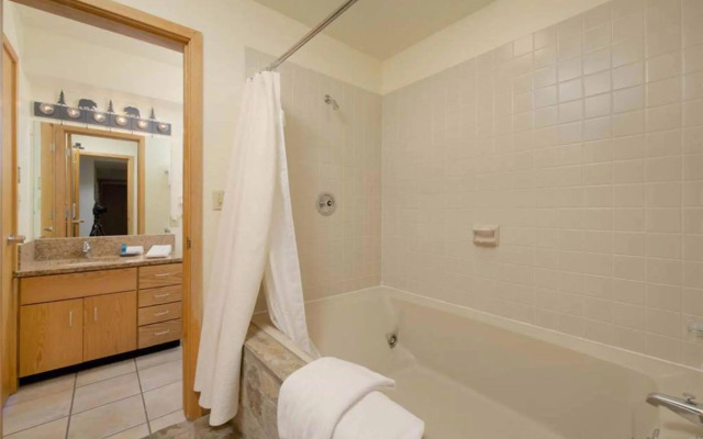 Wind River Teton Village by JHRL