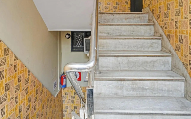 Oyo 92864 Silver Stone