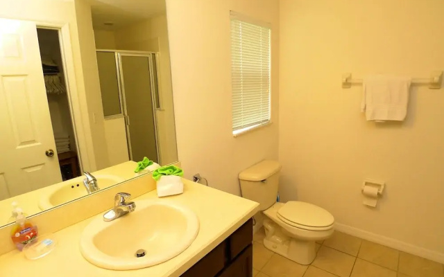 4 BED Pool Home Overlooking Reserve
