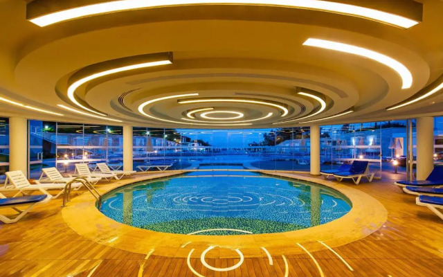 A Good Life Water Planet Hotel & Aquapark