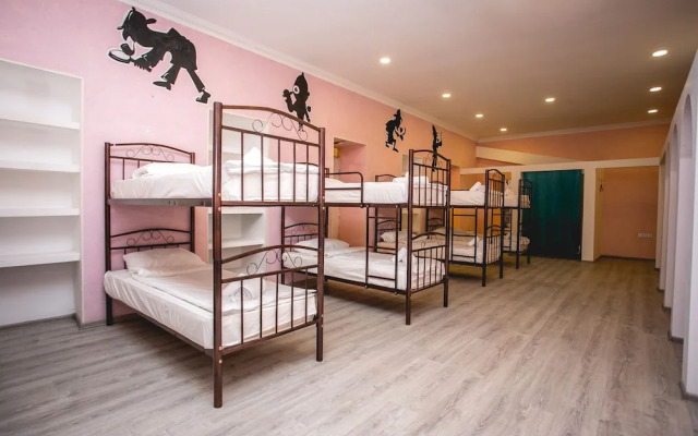 Sherlock Holmes Hostel Baku