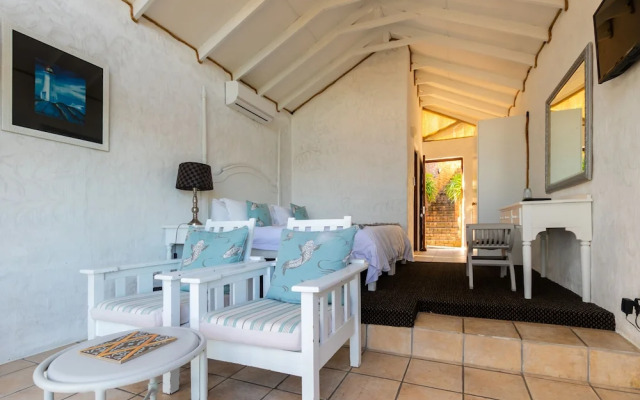 Dutton's Cove Guesthouse