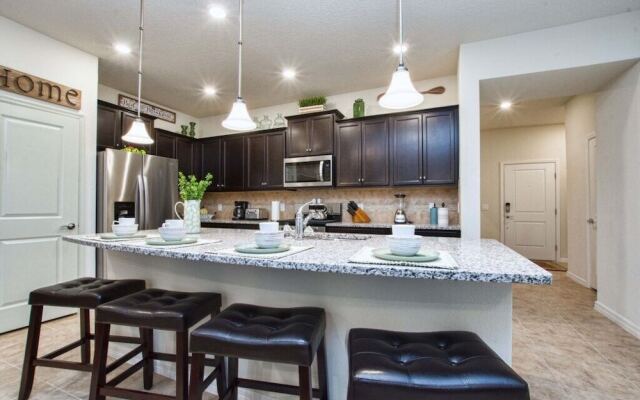 Solterra - 5 Bedrooms Townhome w/Spashpool-7041SR