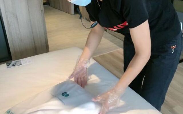 Zhuanghe Atour Hotel