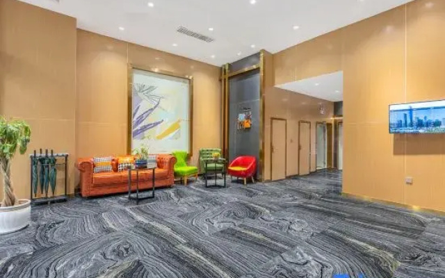 Chaoman Hotel (Guiyang North Railway Station Guanshanhu Exhibition City Branch)