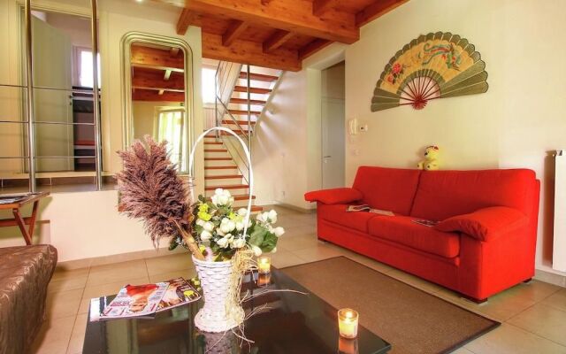Luxurious Villa in Monte San Savino with Jacuzzi