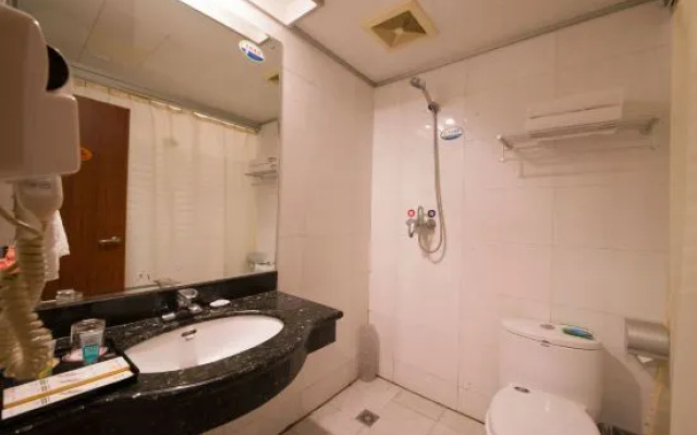Huabin Huanlian Hotel (Jinan Beiyuan Street) – Bathroom – Jinan