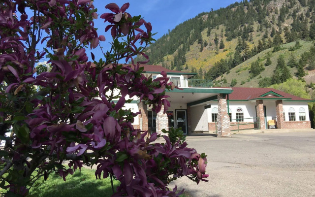 Chase Country Inn Motel