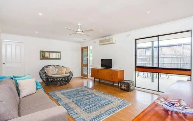 Charmes, paradise by the shore