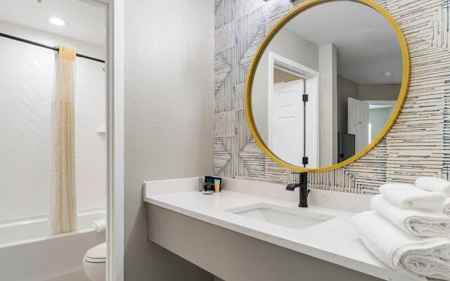 Newly Renovated Atlanta Gem Central Buckhead Apt