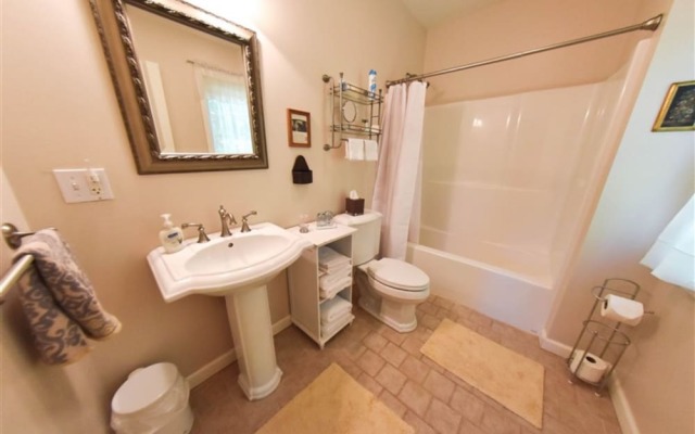 The Pawling House Bed & Breakfast