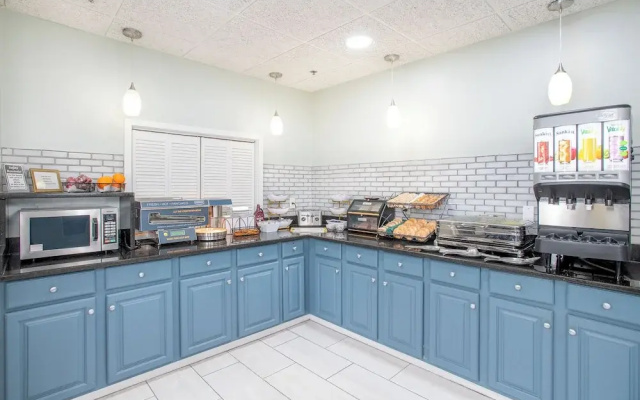 The Windstar Hotel - Emerald Isle / Swansboro