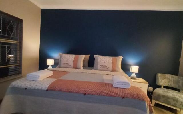 28 at Van Den Bos International Guesthouse