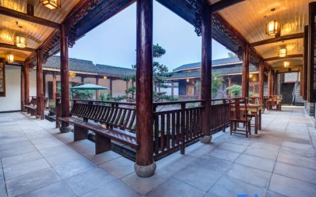Yunshuiyu Moganshan Hot Spring Siheyuan Homestay