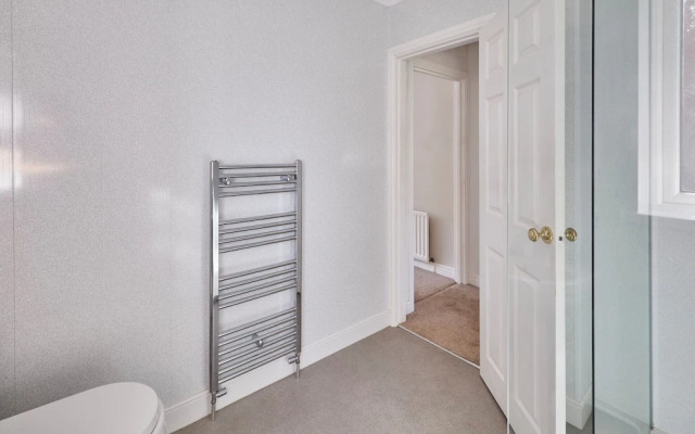 Host Stay White Rose