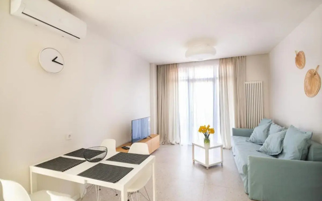 Cozy 1BR Apt Old Batumi