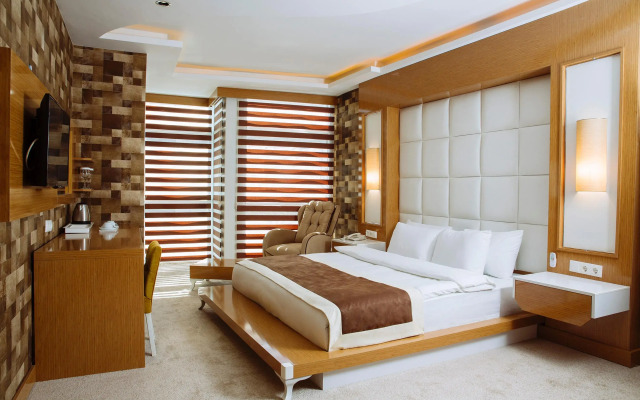 Pasaport Pier Hotel