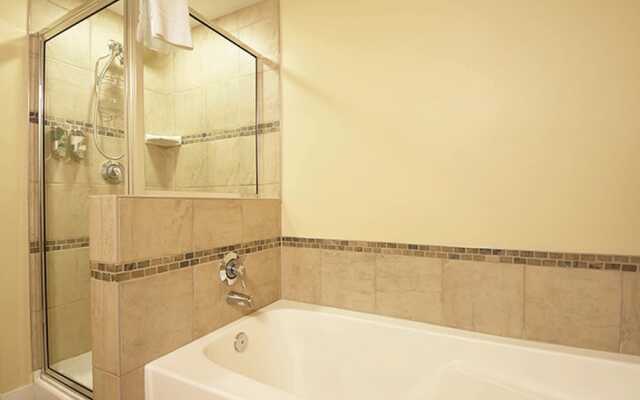 Founders Pointe 4646