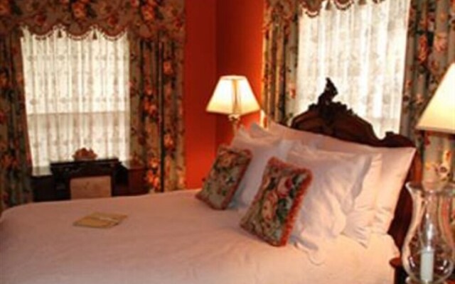 Hayes House Luxury Suites
