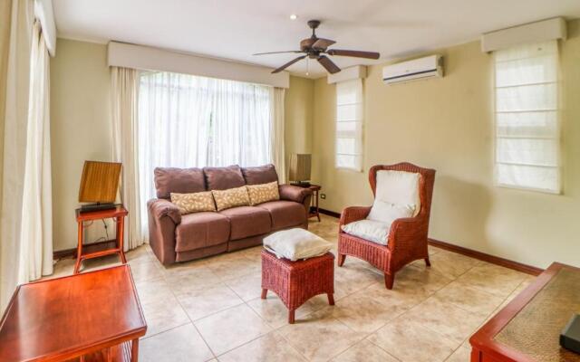 Esterillos Estates Coconut 38